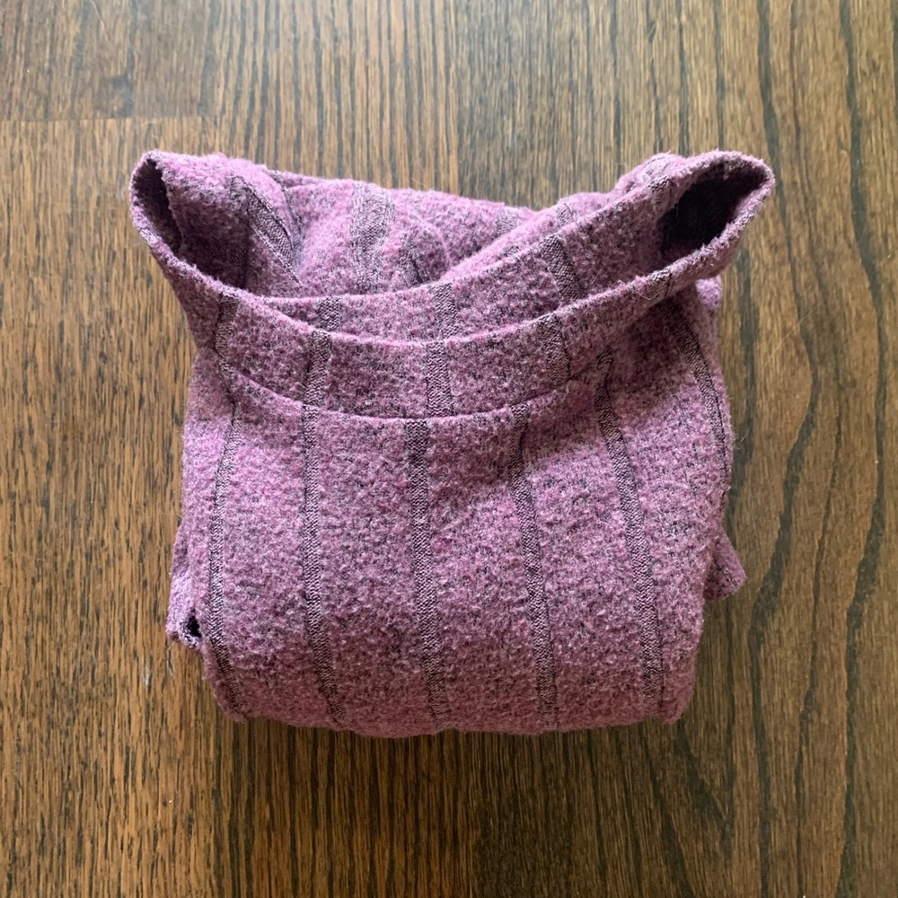 Girl's short sleeved purple sweater shirt